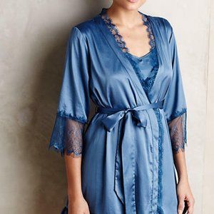 NWT ANTHROPOLOGIE Eloise Nika Ruffled Lace Trim Boudoir Robe stormy blue L